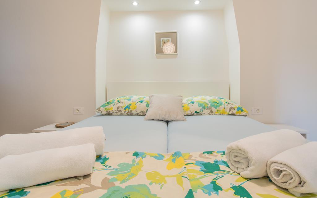 Sunrise Apartment Рисика Екстериор снимка