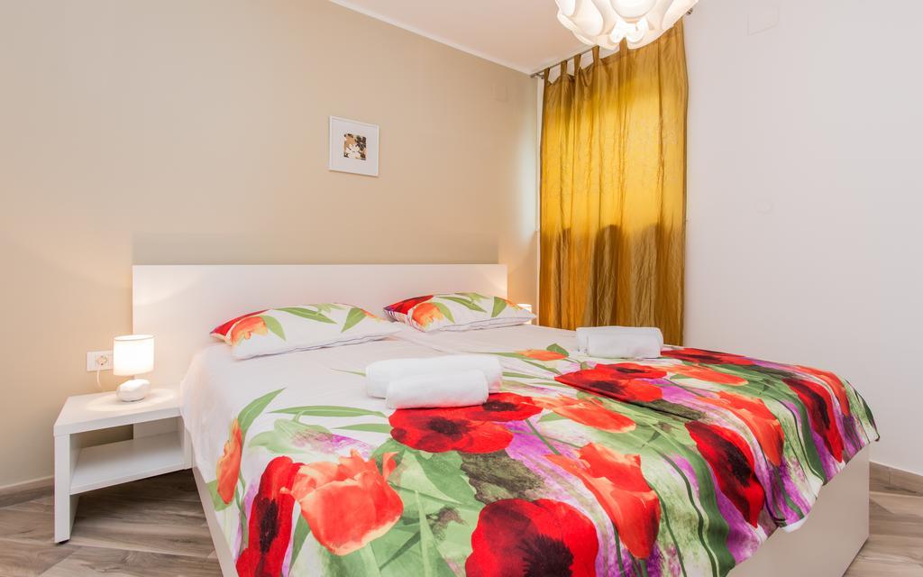 Sunrise Apartment Рисика Екстериор снимка